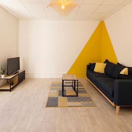 Le Cosy C - T2 Tout Equipe - Centre-Ville Gare Montluçon Eksteriør billede