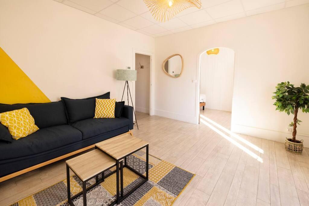 Le Cosy C - T2 Tout Equipe - Centre-Ville Gare Montluçon Eksteriør billede