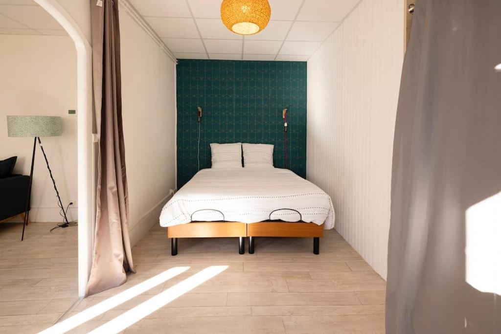 Le Cosy C - T2 Tout Equipe - Centre-Ville Gare Montluçon Eksteriør billede